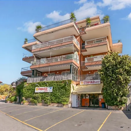 דירה Casa Rattana Apartment With Panoramic Terrace & Sea View - Happy Rentals סנרמו